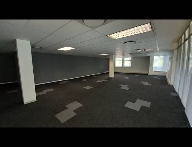 185M² OFFICE TO LET IN BRYANSTON